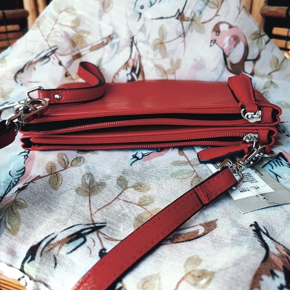 REACTION by KENNETH COLE | Hillary Style Crossbody Bag Handbag Lipstick Red NWT - Picture 5 of 7